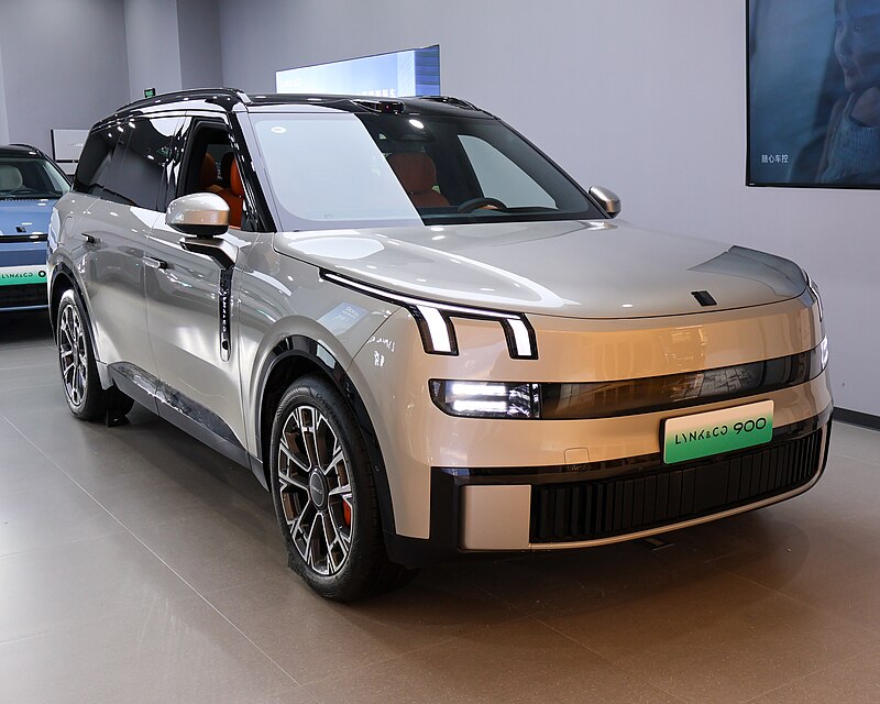 Lynk & Co 900
