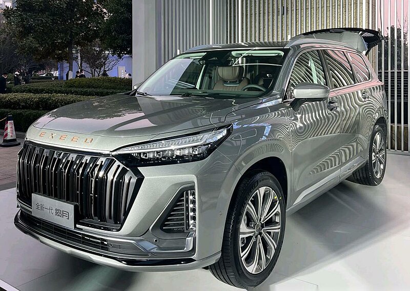 EXEED VX 2025: китайский бизнес-класс нового уровня