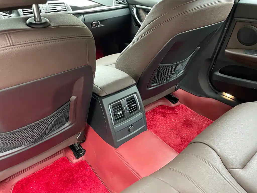 BMW 3 Series 2019 — фото 17