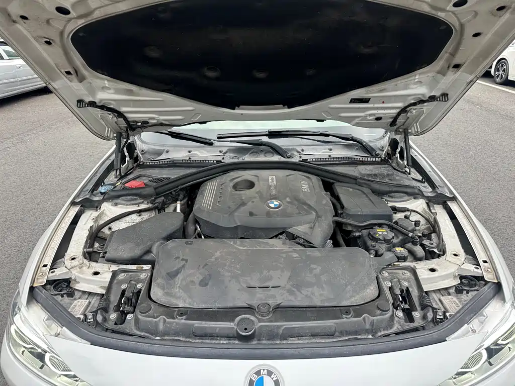 BMW 3 Series 2018 — фото 15
