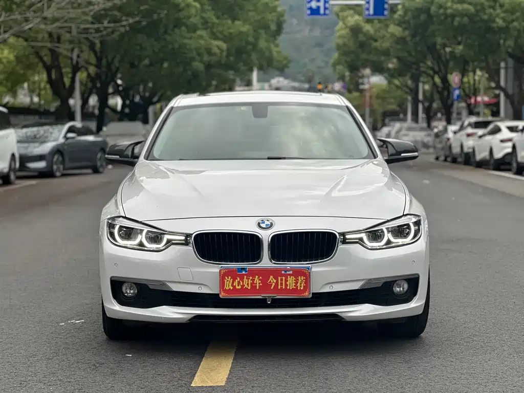 BMW 3 Series 2018 — фото 3
