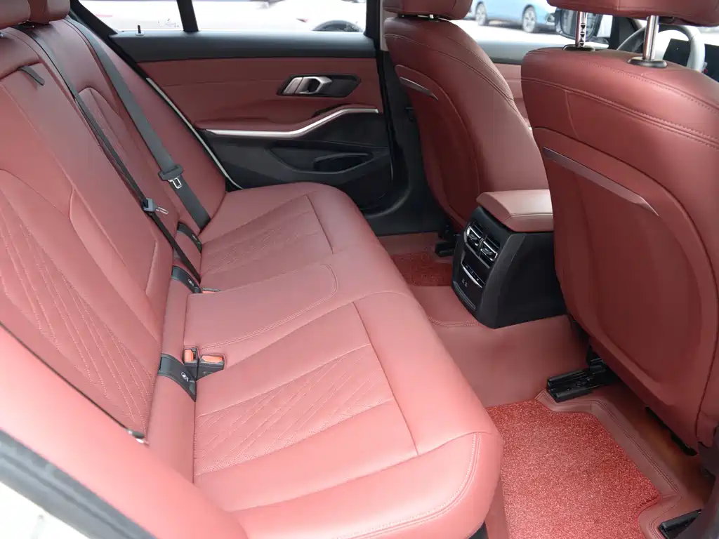 BMW 3 Series 2023 — фото 13