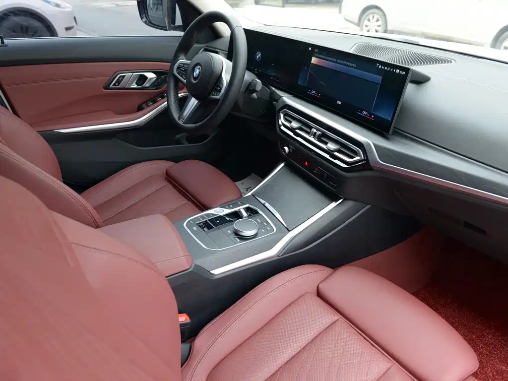 BMW 3 Series 2023 — фото 10